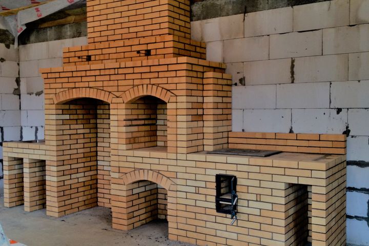 Барбекю из кирпича с тандыром чертежи и фотографии
